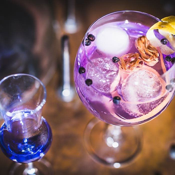 Illusionist Dry Gin - Image 2